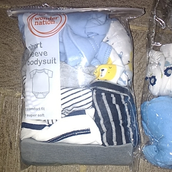 Baby clothes i cant pay for the shipping sorry - Picture 2 of 8